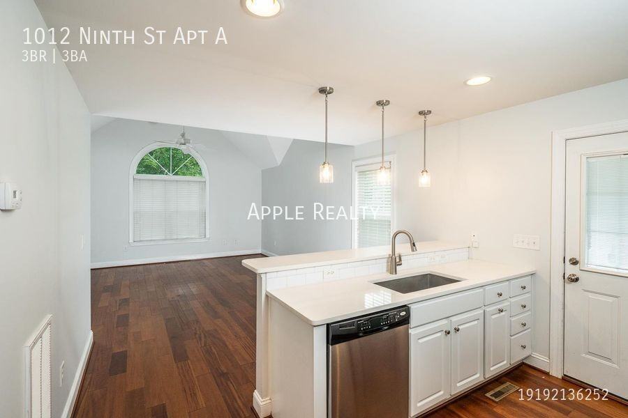 1012 9th St Apt A - Photo 4 of 17
