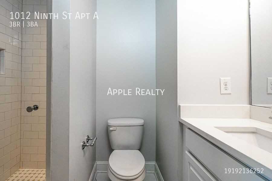 1012 9th St Apt A - Photo 7 of 17