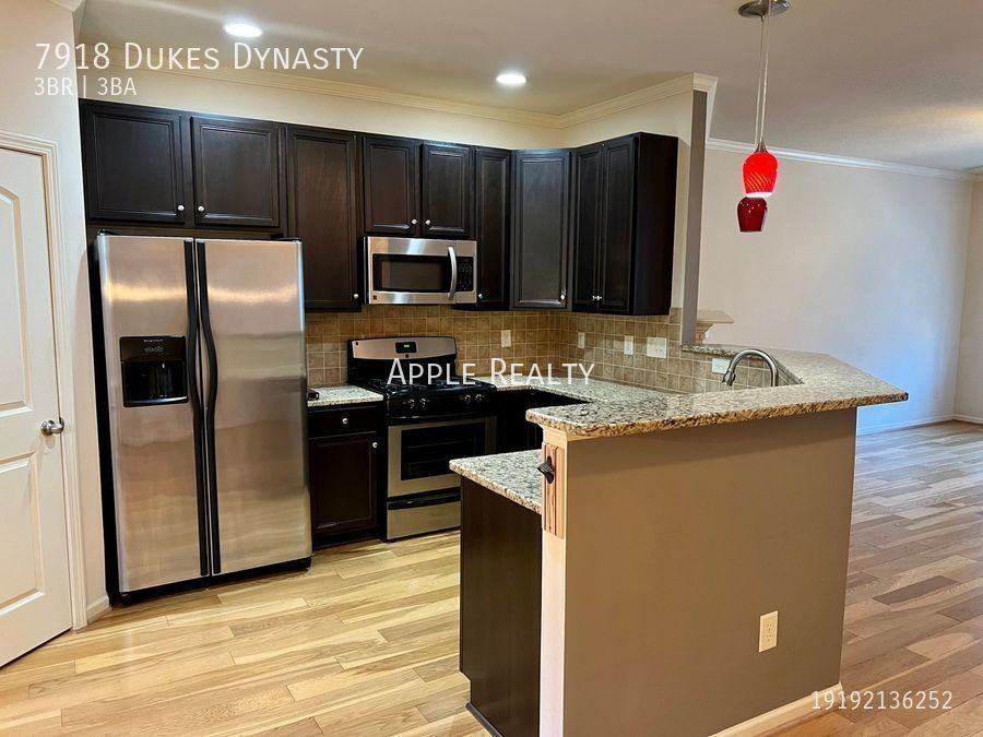7918 Dukes Dynasty Dr - Photo 4 of 18