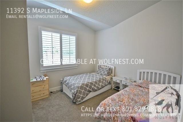 11392 S Mapleside Ln - Photo 4 of 50