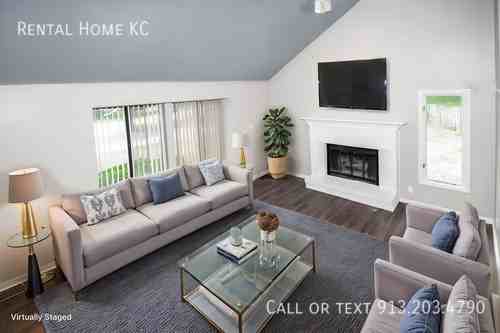 7920 W 113th Ter - Photo 2 of 37