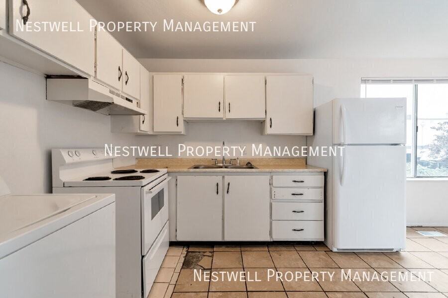 1881 W Lake Park Dr #4 - Photo 3 of 20