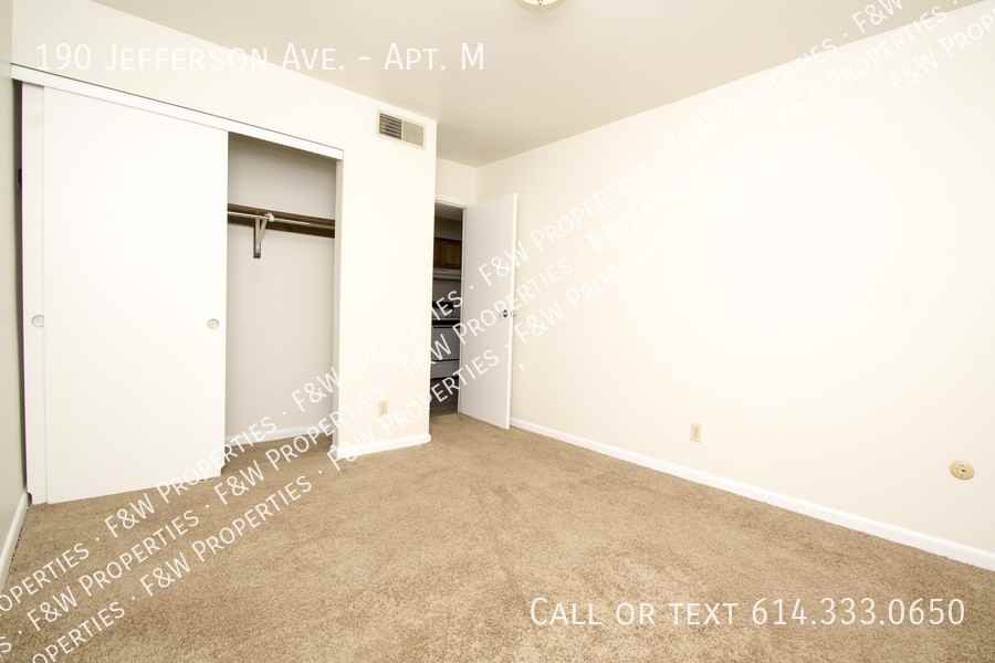 190 Jefferson Ave #M - Photo 6 of 10