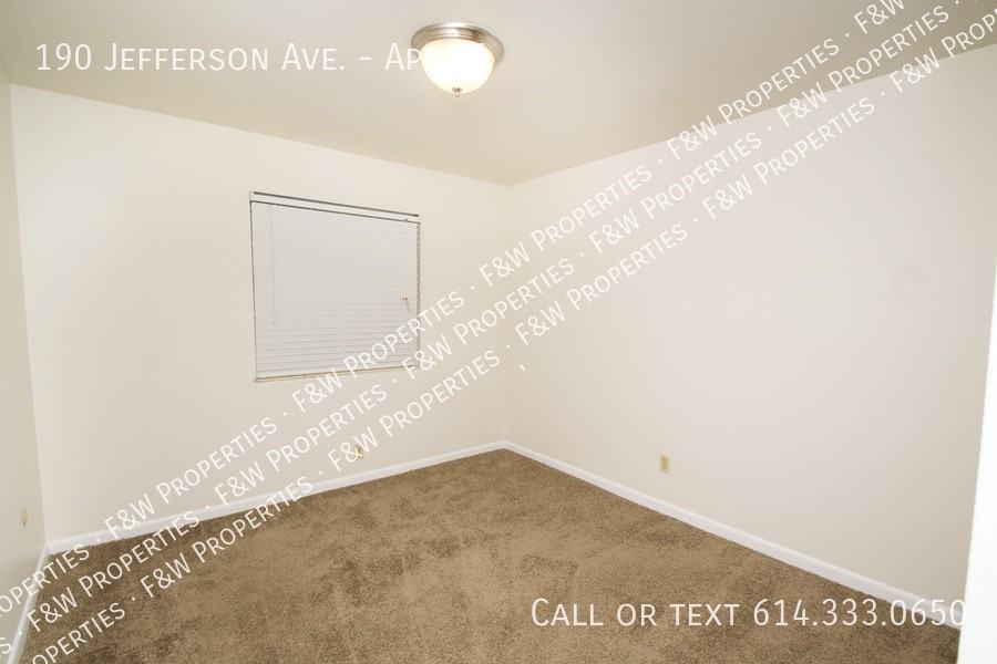 190 Jefferson Ave #M - Photo 7 of 10