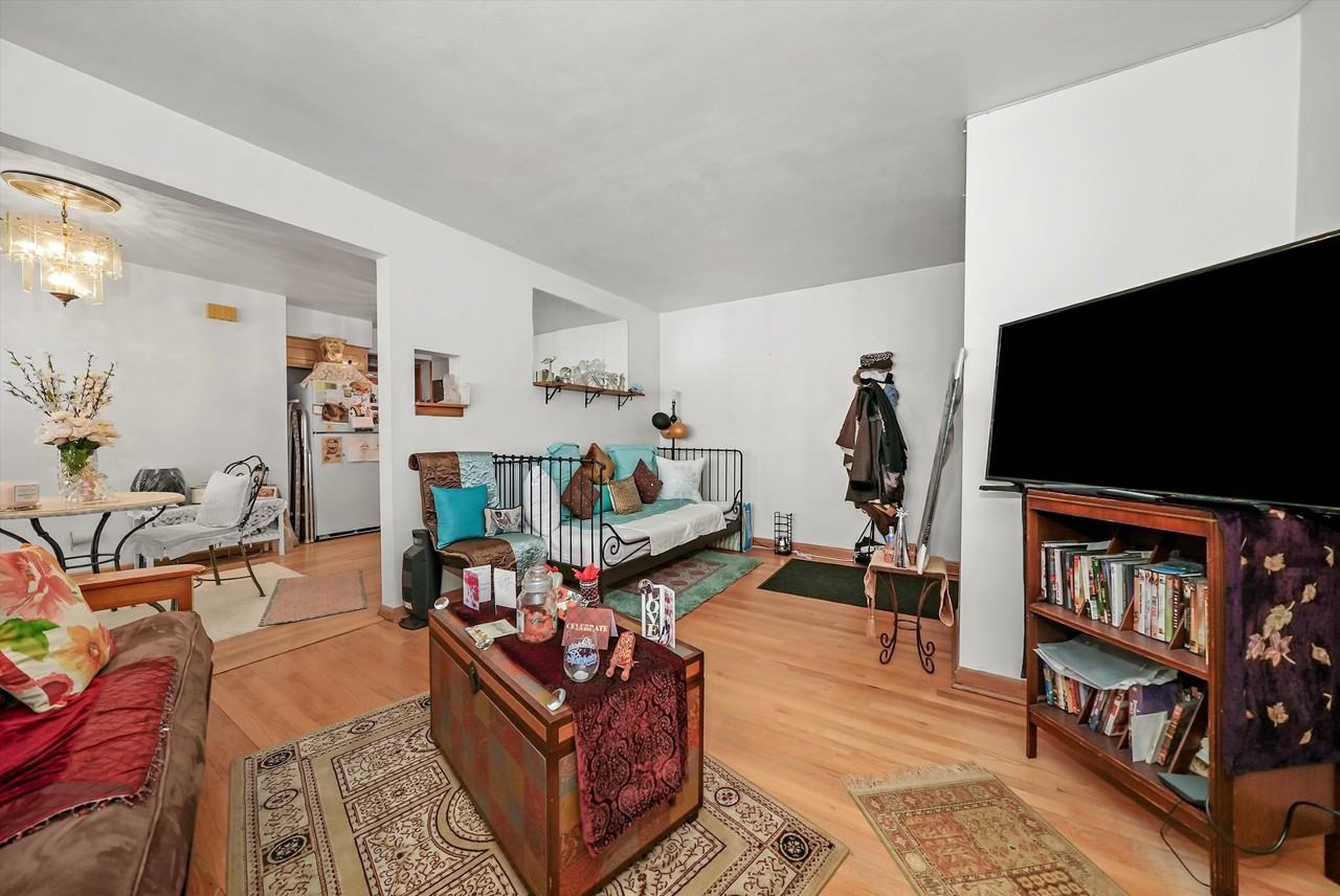425 S Kenilworth Ave #1NW - Photo 2 of 20