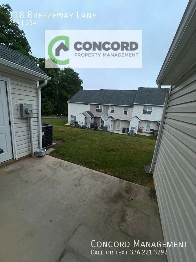 118 Breezeway Ln - Photo 2 of 16