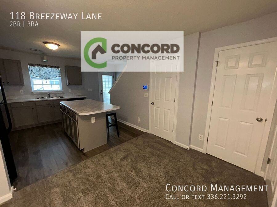 118 Breezeway Ln - Photo 4 of 16
