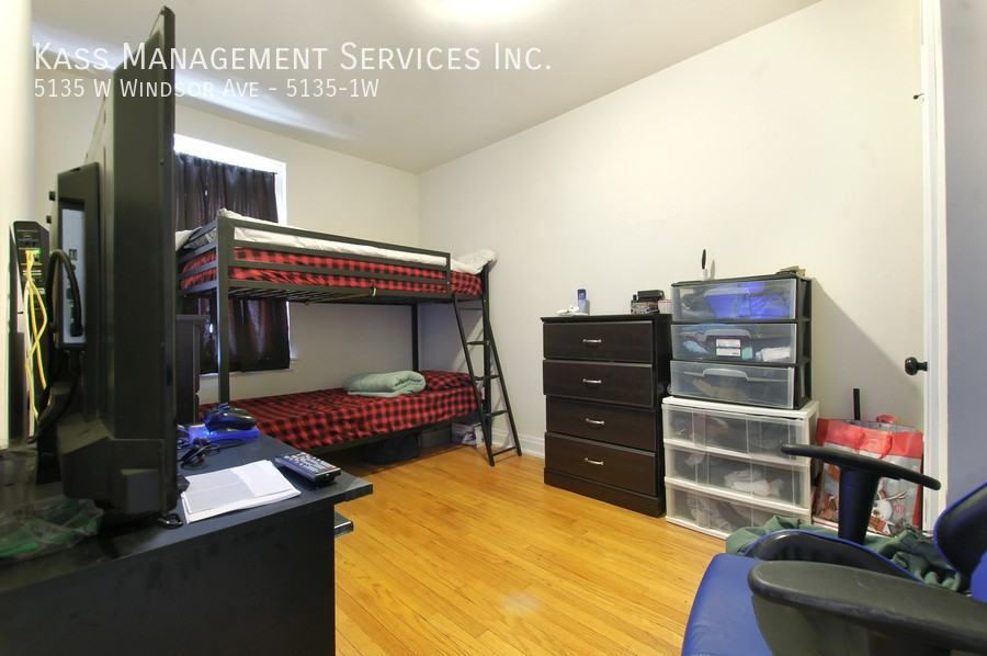 5135 W Windsor Ave #5135-1W - Photo 4 of 6