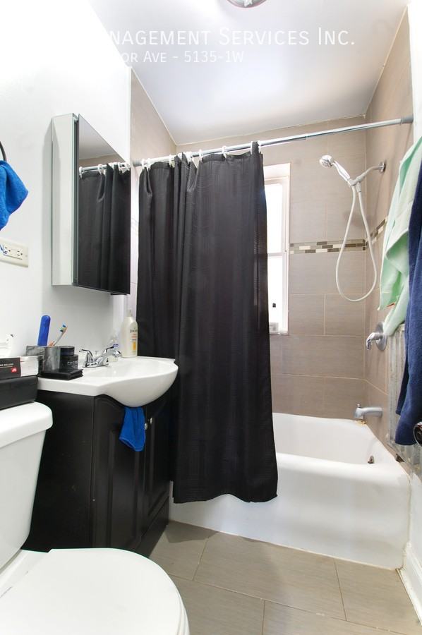 5135 W Windsor Ave #5135-1W - Photo 5 of 6