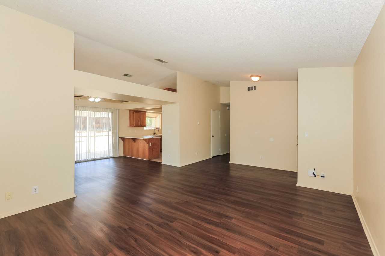 25090 Jutland Dr - Photo 4 of 15
