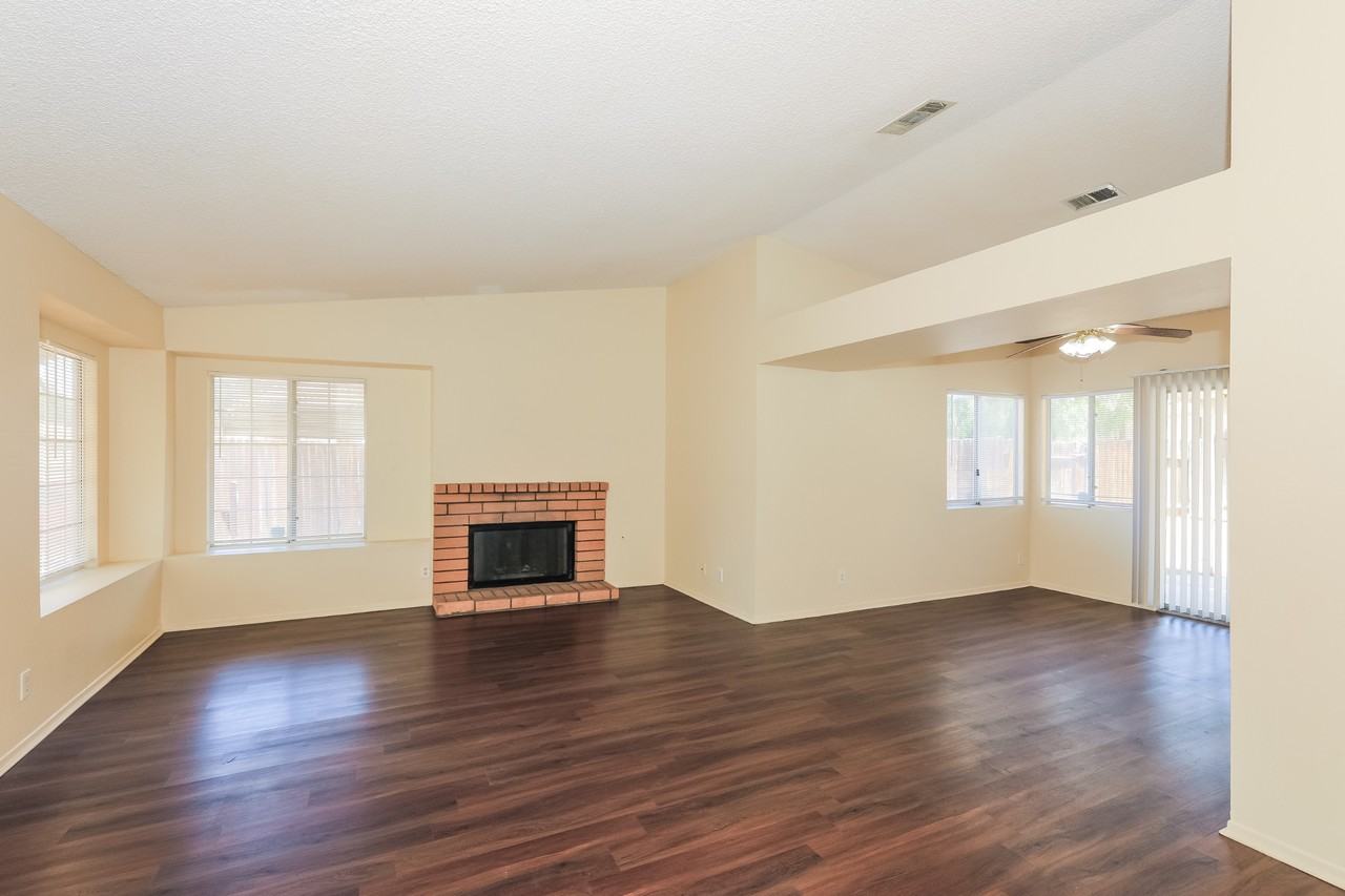 25090 Jutland Dr - Photo 5 of 15