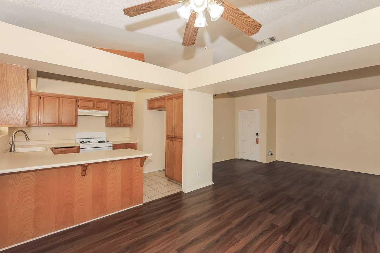 25090 Jutland Dr - Photo 7 of 15