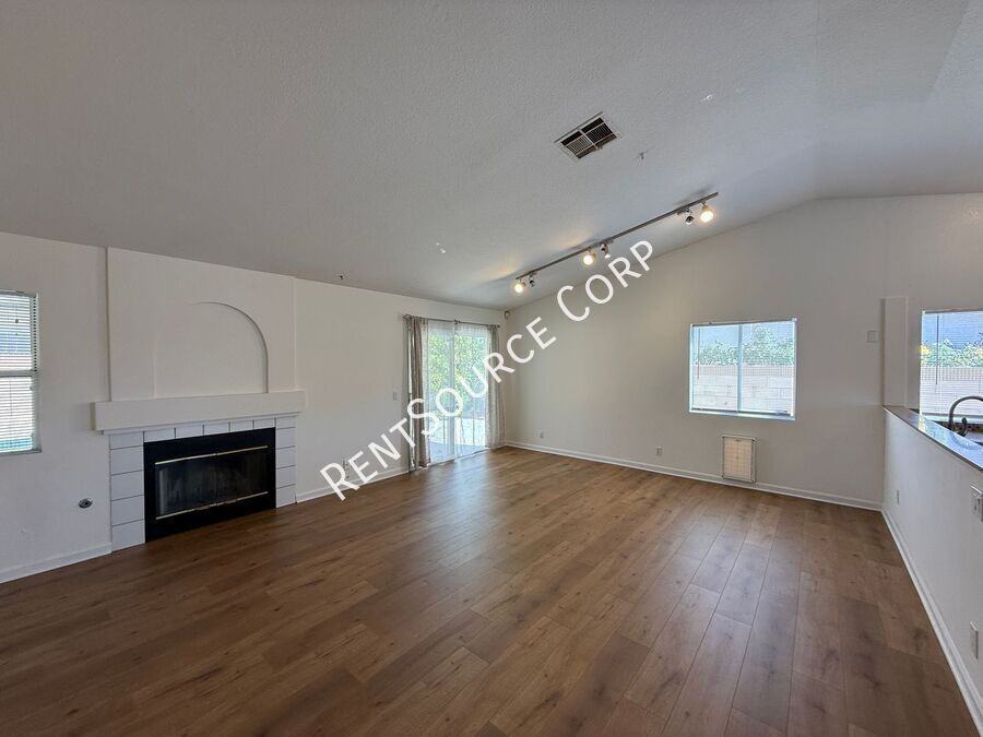 40333 Argyle Ln - Photo 3 of 21