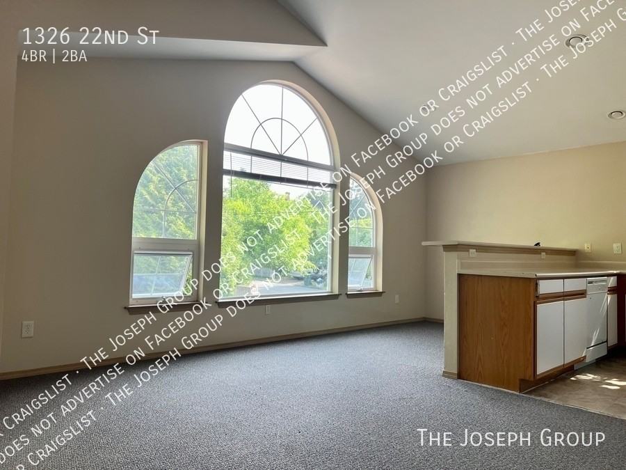 1326 22nd St - Photo 3 of 17