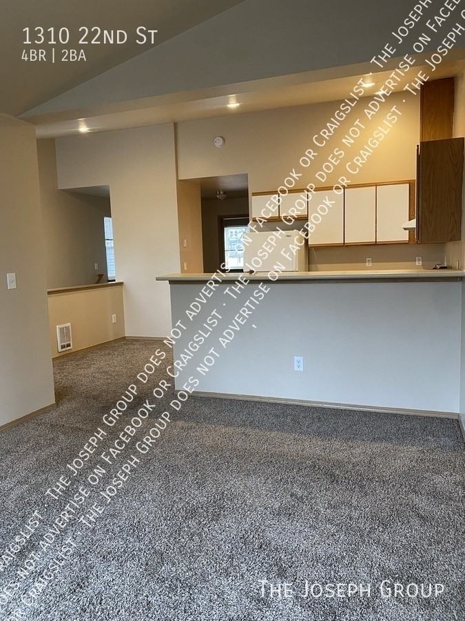 1310 22nd St - Photo 5 of 23