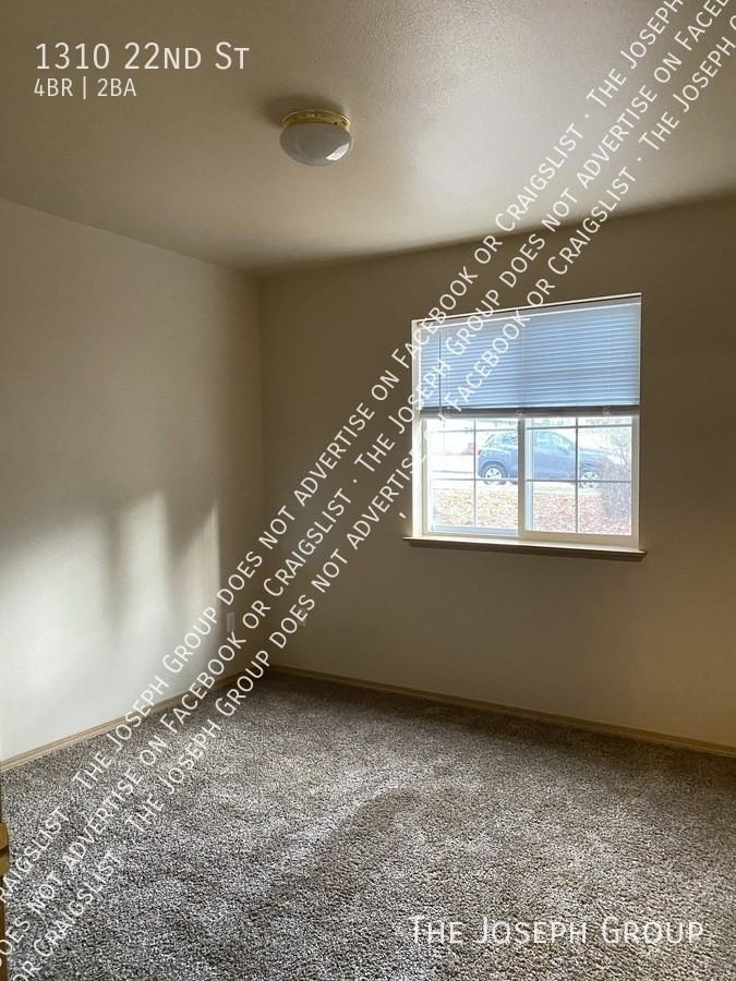 1310 22nd St - Photo 7 of 23