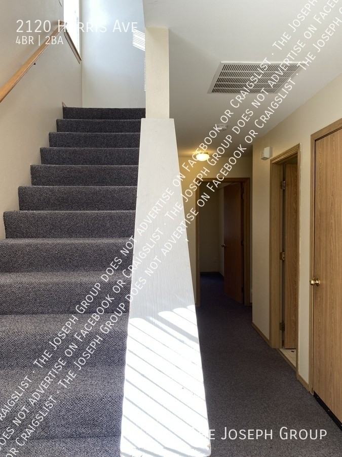 2120 Harris Ave - Photo 6 of 33