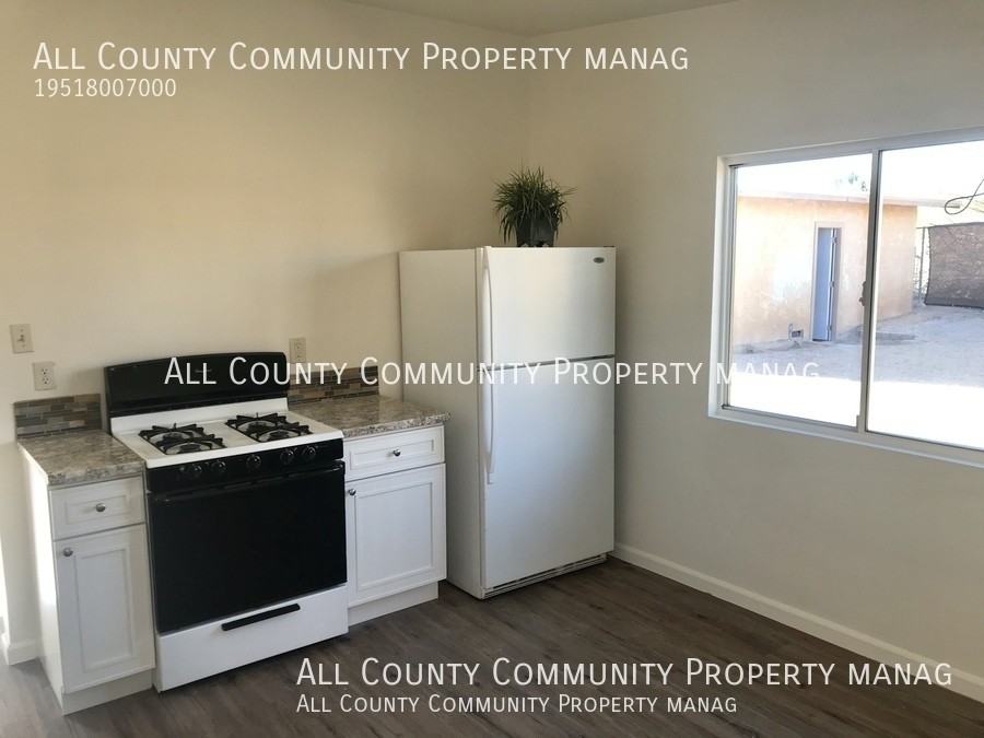 6082 Daisy Ave - Photo 2 of 17