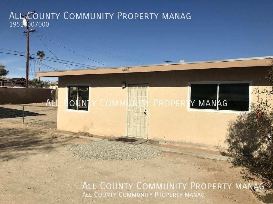 6082 Daisy Ave - Photo 3 of 17