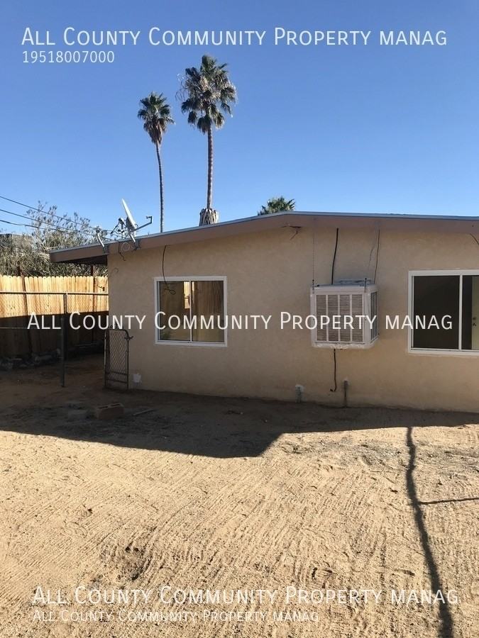 6082 Daisy Ave - Photo 4 of 17