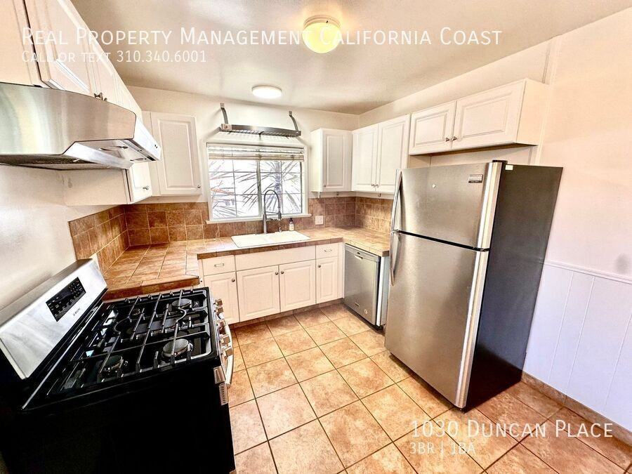 1030 Duncan Pl - Photo 4 of 13