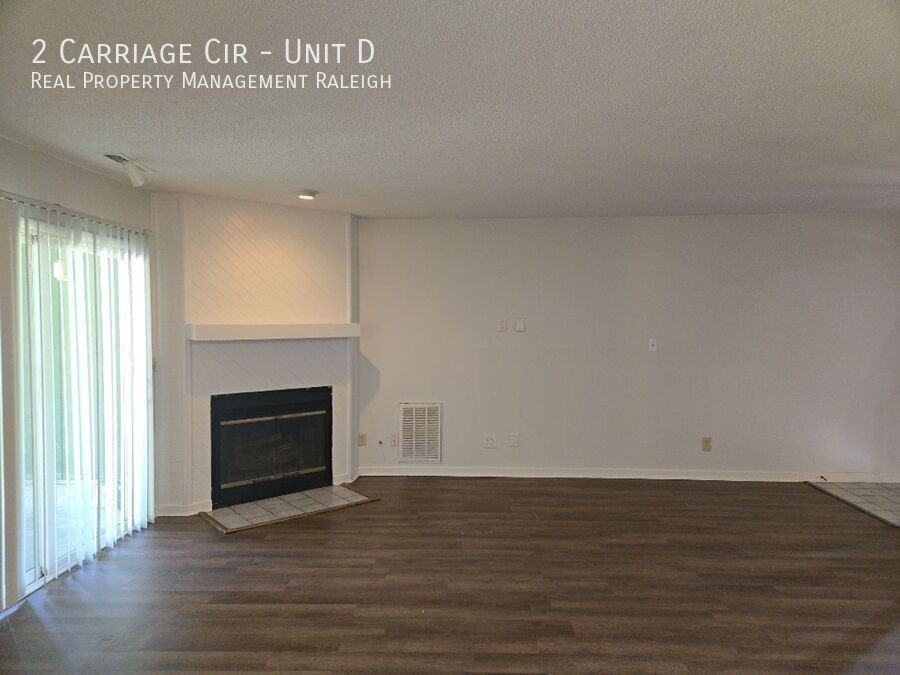 2 Carriage Cir #D - Photo 2 of 9