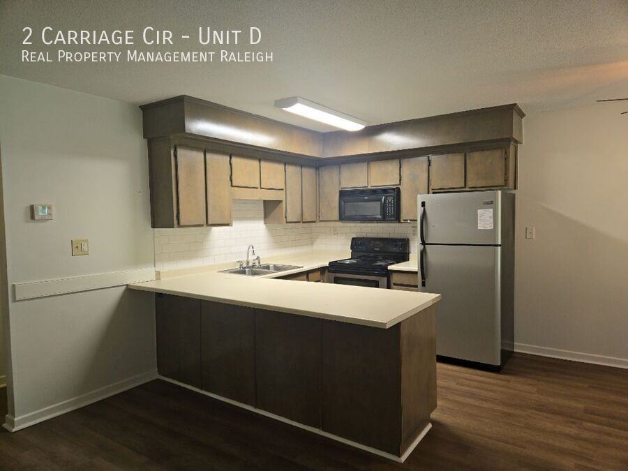 2 Carriage Cir #D - Photo 3 of 9