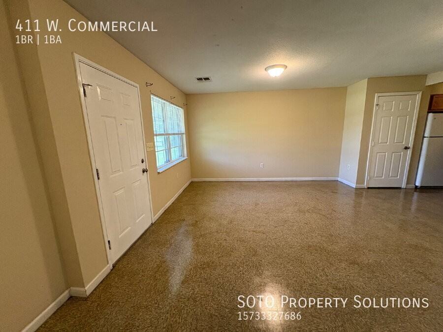 411 W Commercial St - Photo 3 of 14