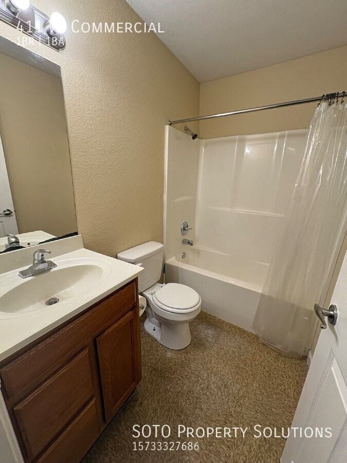 411 W Commercial St - Photo 6 of 14