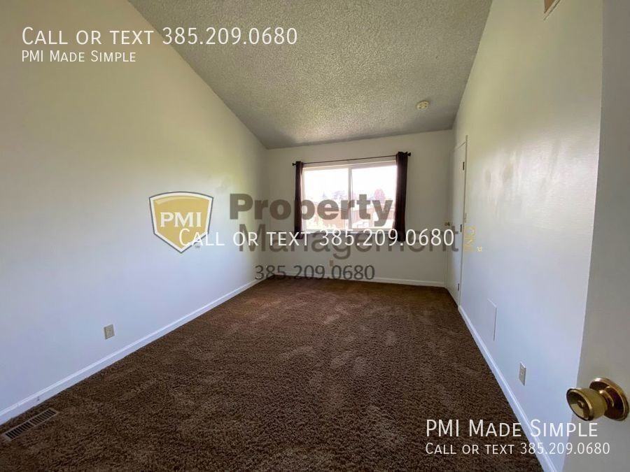 384 E 1500 S - Photo 4 of 26