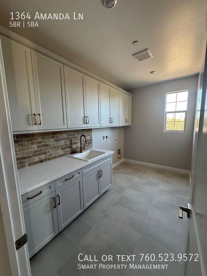 1364 Amanda Gln N - Photo 2 of 15