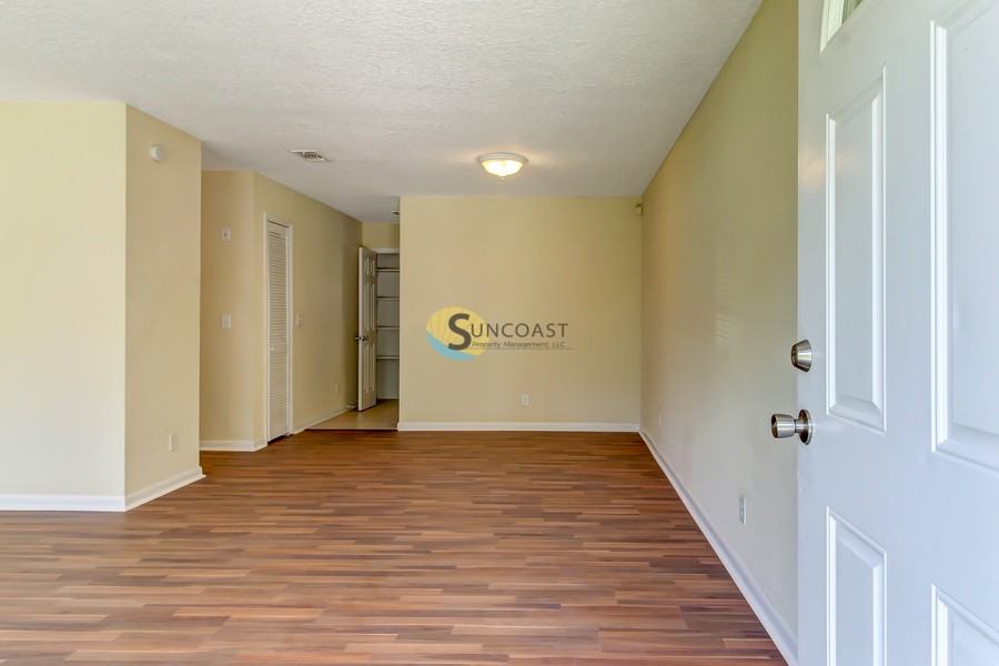 7438 Jade Dr N - Photo 2 of 23