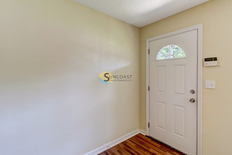 7438 Jade Dr N - Photo 3 of 23