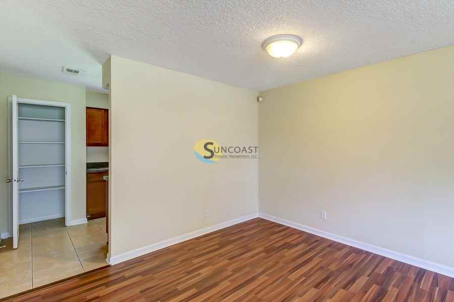 7438 Jade Dr N - Photo 7 of 23