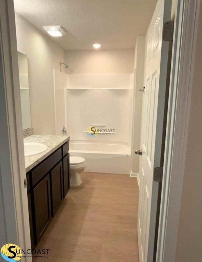 1545 Union St W - Photo 7 of 29