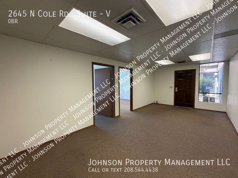 2645 N Cole Rd #V - Photo 4 of 9