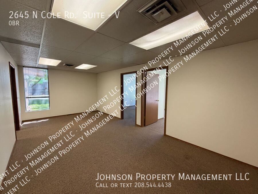2645 N Cole Rd #V - Photo 5 of 9