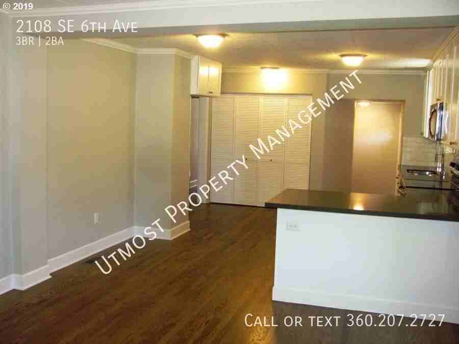 2108 Se 6th Ave - Photo 4 of 12