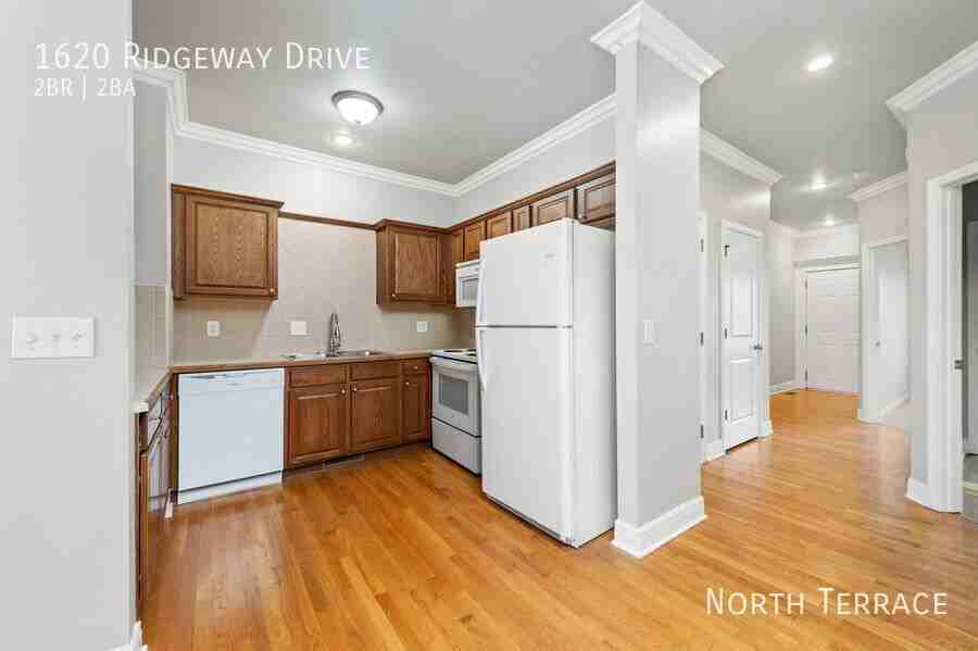 1620 Ridgeway Dr - Photo 2 of 21