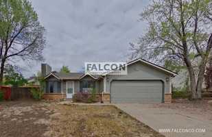 featured image of 1910 Whitehorn Dr N