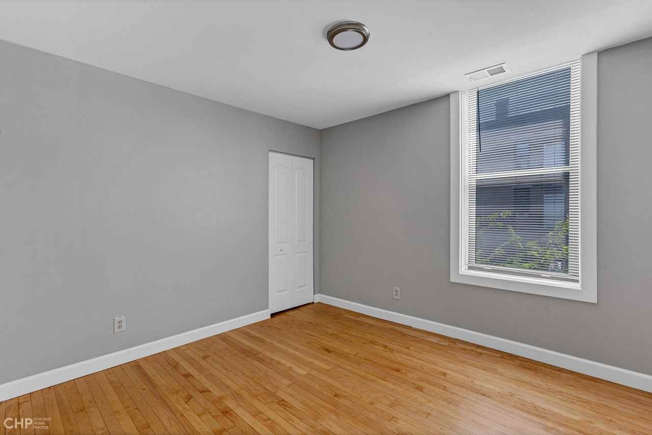 3149 S Morgan St #2ndFL - Photo 3 of 21