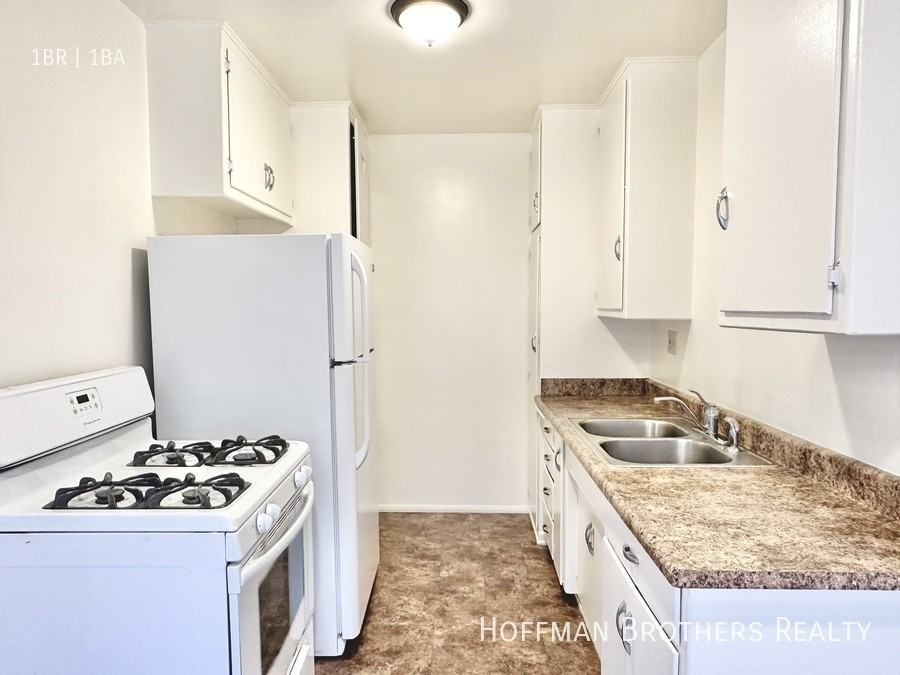 5619 W Jefferson Blvd #3 - Photo 2 of 9