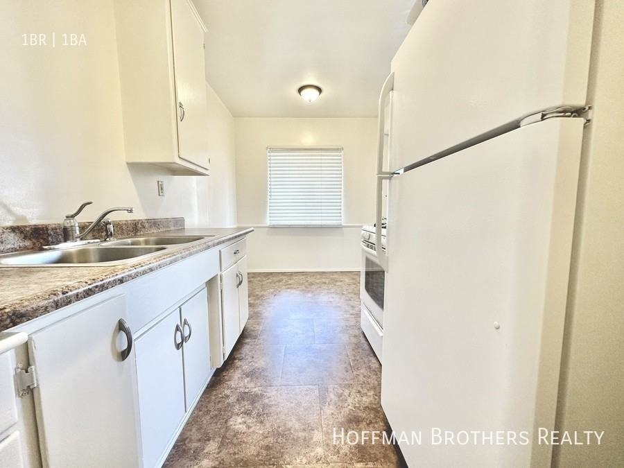 5619 W Jefferson Blvd #3 - Photo 3 of 9