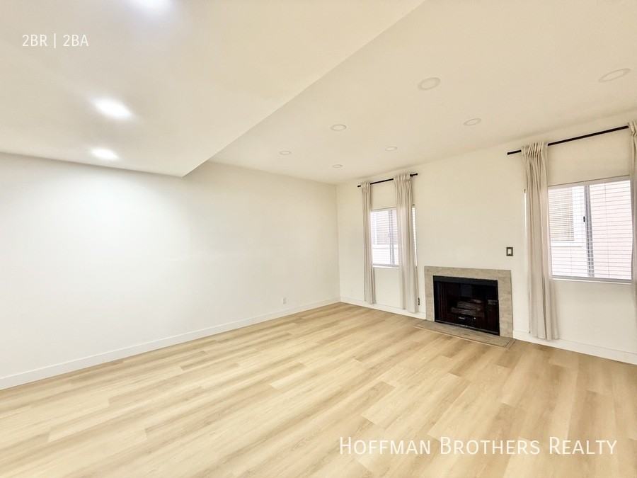 11933 Goshen Ave #102 - Photo 3 of 7