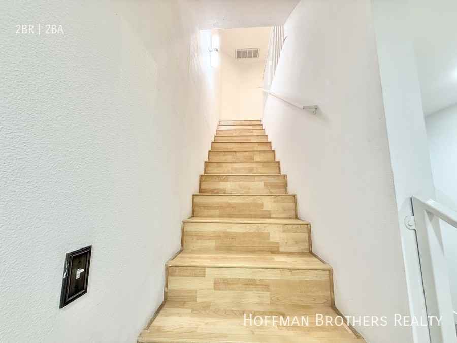 11933 Goshen Ave #102 - Photo 4 of 7