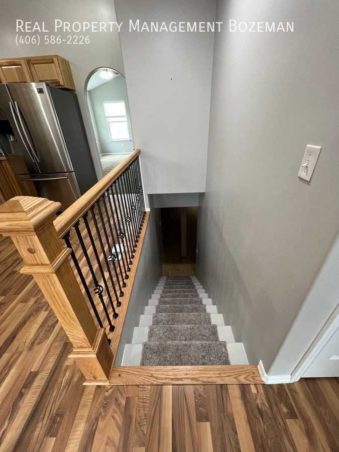 452 Woodman Dr - Photo 3 of 30