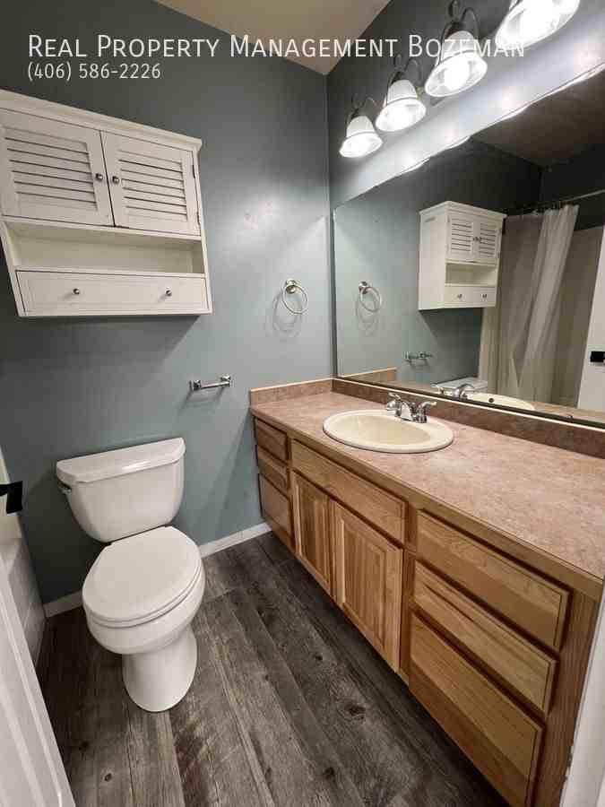 452 Woodman Dr - Photo 6 of 30
