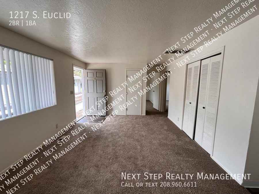 1217 S Euclid Ave - Photo 4 of 13