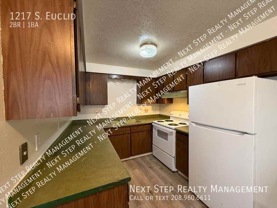 1217 S Euclid Ave - Photo 6 of 13
