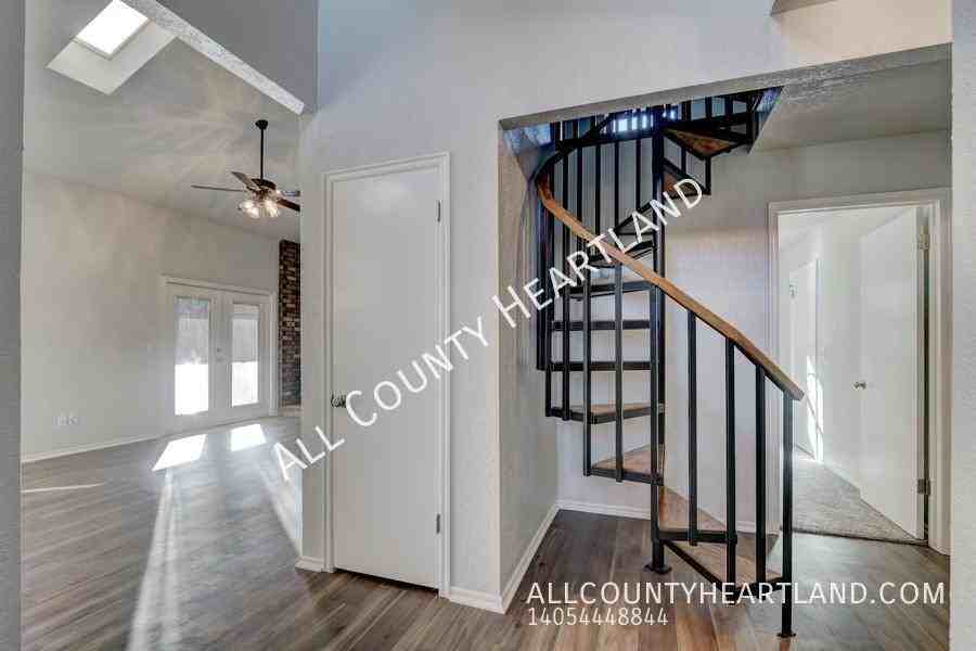 12425 Fox Run Dr - Photo 3 of 17